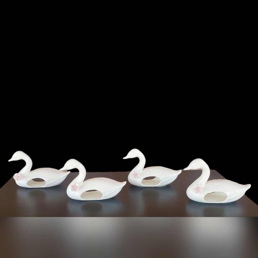 4 Pia swan bone China napkin holders